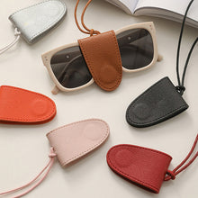 Laden Sie das Bild in den Galerie-Viewer, Multifunktionaler Brillenorganizer aus Leder