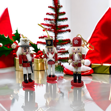 Laden Sie das Bild in den Galerie-Viewer, Nussknacker Puppenspieler Ornament