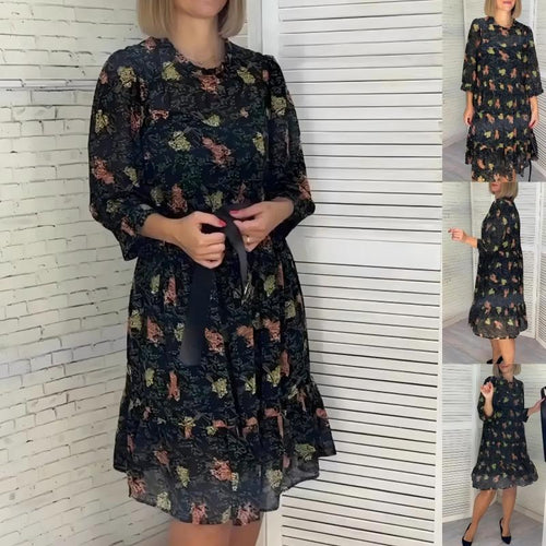 Süßes, bedrucktes, fließendes Chiffonkleid