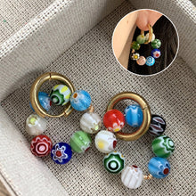 Laden Sie das Bild in den Galerie-Viewer, Boho-Ohrringe mit bunten Lucite-Perlen