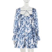 Laden Sie das Bild in den Galerie-Viewer, Schmal geschnittenes, bedrucktes Trägerkleid