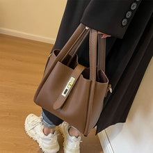 Laden Sie das Bild in den Galerie-Viewer, Ledereimer-Tasche