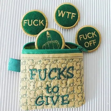 Laden Sie das Bild in den Galerie-Viewer, Große Tüte F*cks zum Verschenken Zipper Pouch