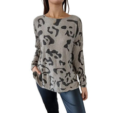 Laden Sie das Bild in den Galerie-Viewer, Langärmliges T-Shirt mit Animal-Print