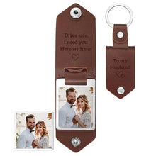 Laden Sie das Bild in den Galerie-Viewer, Leder Geschenk Schlüsselanhänger