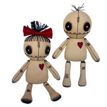 Laden Sie das Bild in den Galerie-Viewer, Halloween-Voodoo-Puppen-Nähschablonen-Set (6-teilig) - mit Anleitung