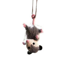 Laden Sie das Bild in den Galerie-Viewer, Possum Auto Charm