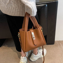 Laden Sie das Bild in den Galerie-Viewer, Ledereimer-Tasche