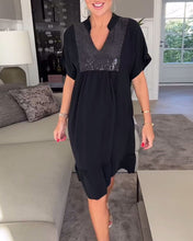 Laden Sie das Bild in den Galerie-Viewer, Lockeres, plissiertes Kleid mit V-Ausschnitt