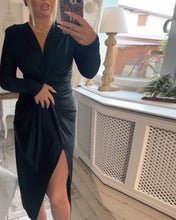 Laden Sie das Bild in den Galerie-Viewer, Sexy, schmales Kleid mit V-Ausschnitt und Schlitz