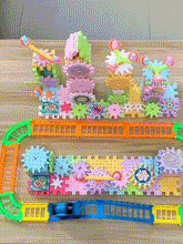 Laden Sie das Bild in den Galerie-Viewer, Rotierendes Baustein-Spielzeug