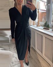 Laden Sie das Bild in den Galerie-Viewer, Sexy, schmales Kleid mit V-Ausschnitt und Schlitz