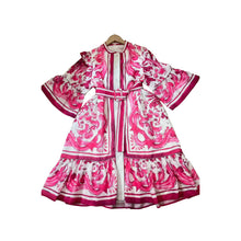 Laden Sie das Bild in den Galerie-Viewer, Bedrucktes kurzes Kleid mit Knöpfen