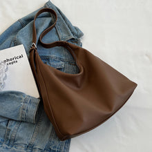 Laden Sie das Bild in den Galerie-Viewer, Tote Tasche aus weichem Veganleder für Frauen
