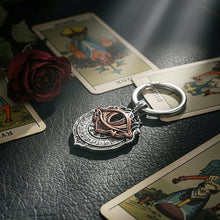 Laden Sie das Bild in den Galerie-Viewer, Tarot Augen-Anhänger Kollektion
