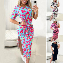 Laden Sie das Bild in den Galerie-Viewer, Bedrucktes Kleid mit kurzen Ärmeln und Schlitz