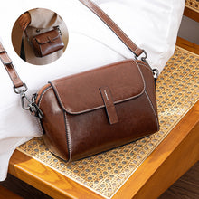Laden Sie das Bild in den Galerie-Viewer, Mode Leder Handytasche