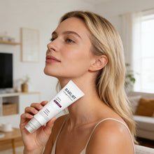 Laden Sie das Bild in den Galerie-Viewer, Massagecreme gegen feine Linien