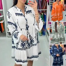 Laden Sie das Bild in den Galerie-Viewer, Babydoll-Kleid mit V-Ausschnitt und Knopfleiste