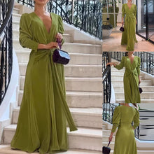 Laden Sie das Bild in den Galerie-Viewer, Plissiertes Kleid mit Schlitz in der Taille