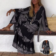 Laden Sie das Bild in den Galerie-Viewer, Langer Rock mit Ethno-Print und V-Ausschnitt