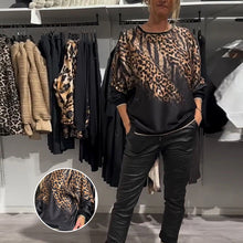 Laden Sie das Bild in den Galerie-Viewer, Lässige Rundhalsbluse mit Leopardenmuster