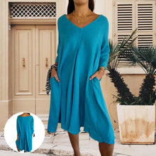 Laden Sie das Bild in den Galerie-Viewer, Damenkleid mit V-Ausschnitt und Seitentaschen