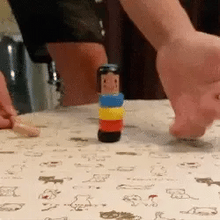 Laden Sie das Bild in den Galerie-Viewer, Unzerbrechliches magisches Holzspielzeug