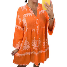 Laden Sie das Bild in den Galerie-Viewer, Babydoll-Kleid mit V-Ausschnitt und Knopfleiste