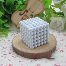 Laden Sie das Bild in den Galerie-Viewer, Mehrfarbige Magnetkugeln