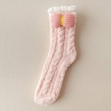 Laden Sie das Bild in den Galerie-Viewer, Flauschige Weihnachtssocken