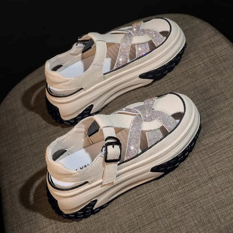 Sportliche Sandalen mit Künstliche Diamanten