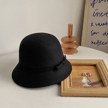 Laden Sie das Bild in den Galerie-Viewer, Fischerhut im Hepburn-Stil