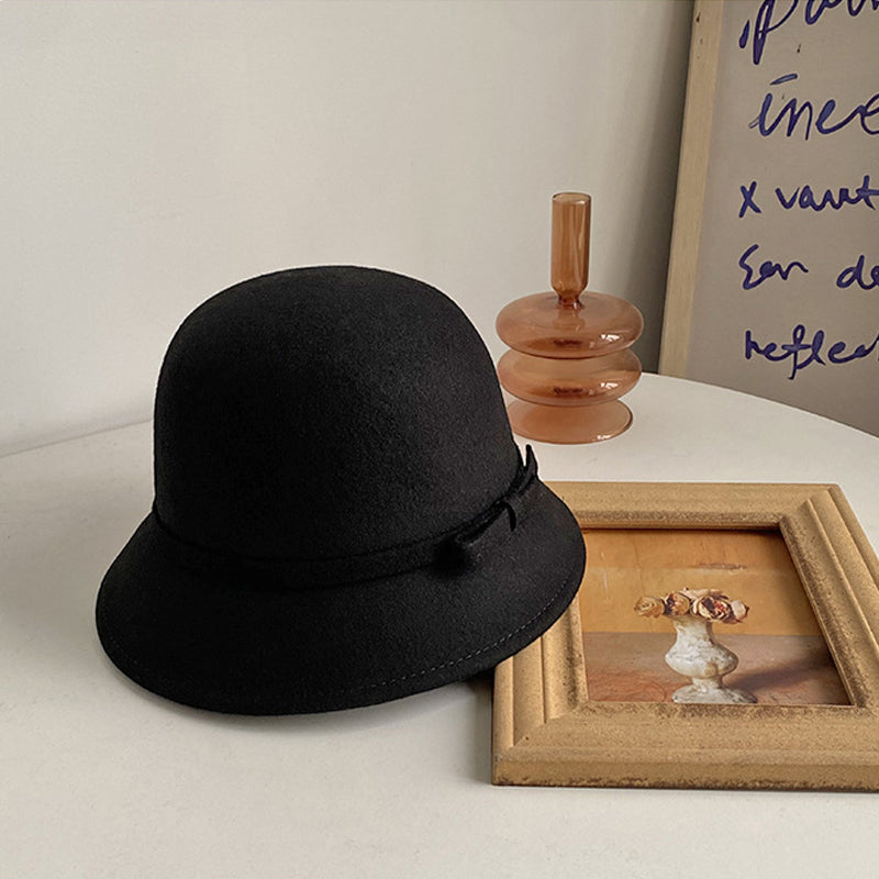 Fischerhut im Hepburn-Stil