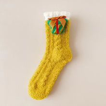 Laden Sie das Bild in den Galerie-Viewer, Flauschige Weihnachtssocken
