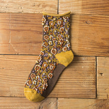 Laden Sie das Bild in den Galerie-Viewer, Vintage ethnische bestickte florale Damensocken