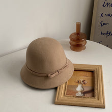 Laden Sie das Bild in den Galerie-Viewer, Fischerhut im Hepburn-Stil