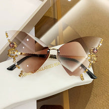 Laden Sie das Bild in den Galerie-Viewer, Sonnenbrille mit Schmetterlingsdiamanten