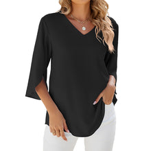 Laden Sie das Bild in den Galerie-Viewer, Unifarbenes Shirt mit V-Ausschnitt aus lockerem Chiffon