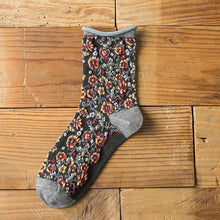 Laden Sie das Bild in den Galerie-Viewer, Vintage ethnische bestickte florale Damensocken