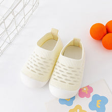Laden Sie das Bild in den Galerie-Viewer, Rutschfeste Babyschuhe mit Mesh-Material