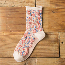 Laden Sie das Bild in den Galerie-Viewer, Vintage ethnische bestickte florale Damensocken