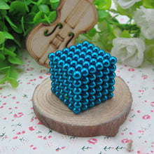 Laden Sie das Bild in den Galerie-Viewer, Mehrfarbige Magnetkugeln