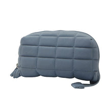 Laden Sie das Bild in den Galerie-Viewer, Kissen Kosmetiktasche