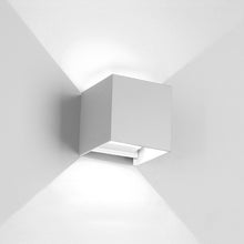 Laden Sie das Bild in den Galerie-Viewer, Wasserdichte, verstellbare LED-Wandleuchte