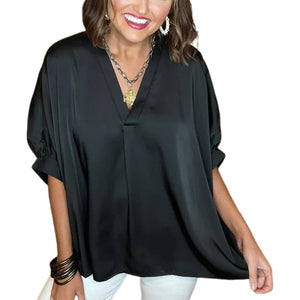 Klassische Bluse aus Seidensatin mit V-Ausschnitt
