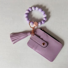 Laden Sie das Bild in den Galerie-Viewer, Stylischer Kartenhalter mit Silikon-Perlen-Armband
