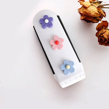 Laden Sie das Bild in den Galerie-Viewer, Tragbarer Blumen-Luftkissenkamm