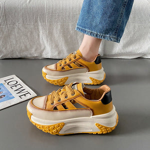 Loafer mit dicken Sohlen und Ausschnitten