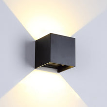 Laden Sie das Bild in den Galerie-Viewer, Wasserdichte, verstellbare LED-Wandleuchte